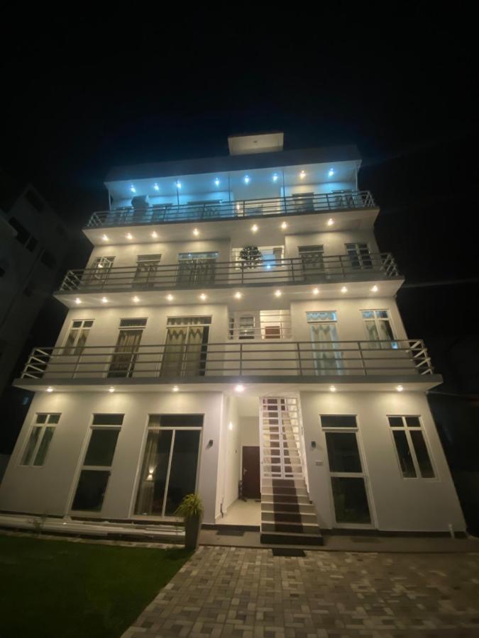 Near Colombo Airport Apartment *