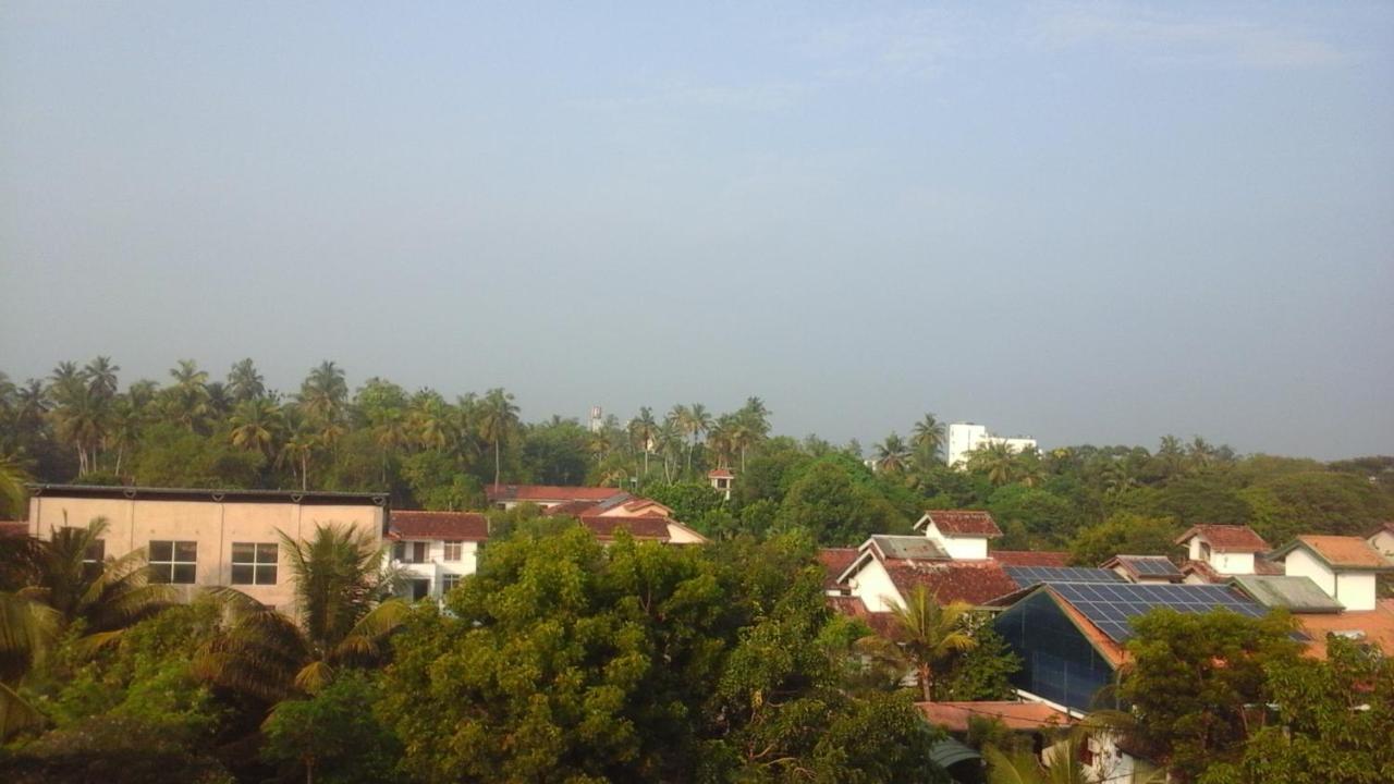 Near Colombo Airport * Katunayake