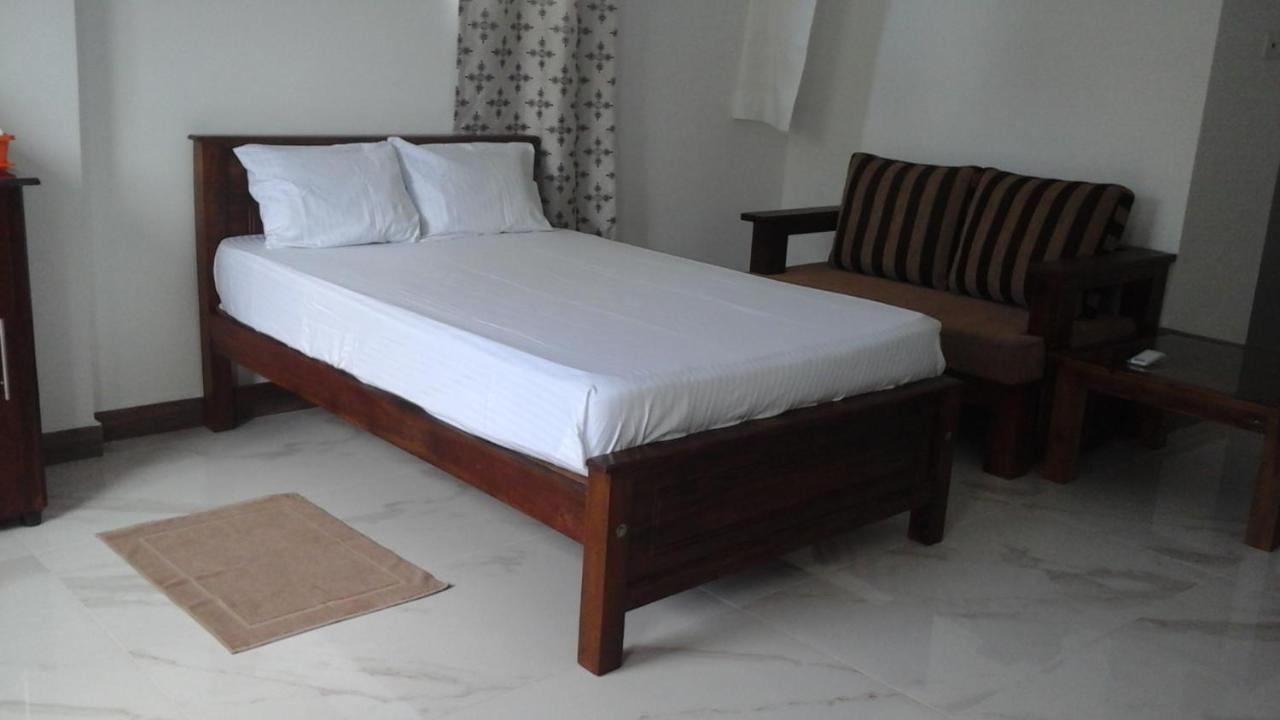 Near Colombo Airport अपार्टमेंट