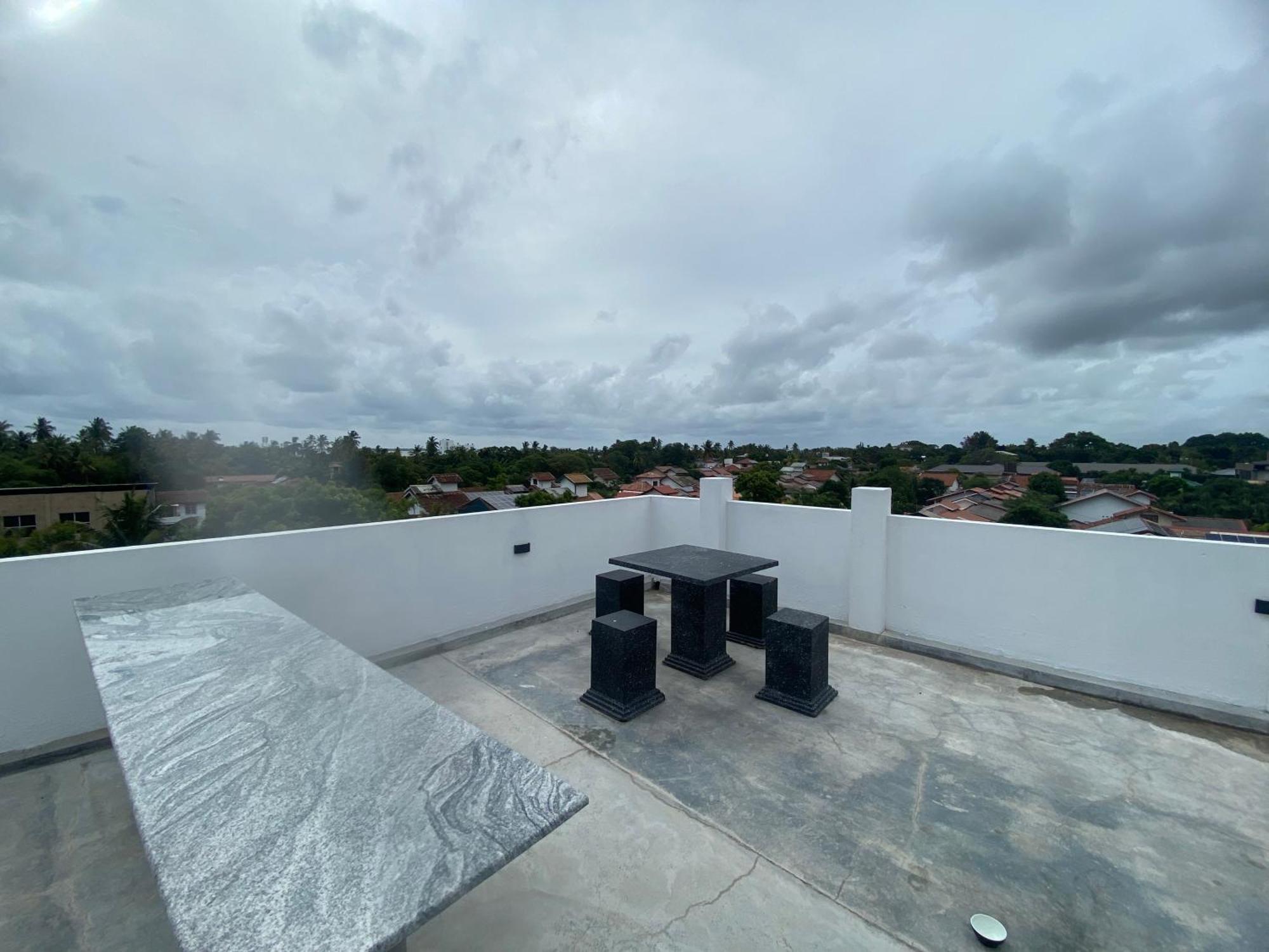 Near Colombo Airport * Katunayake